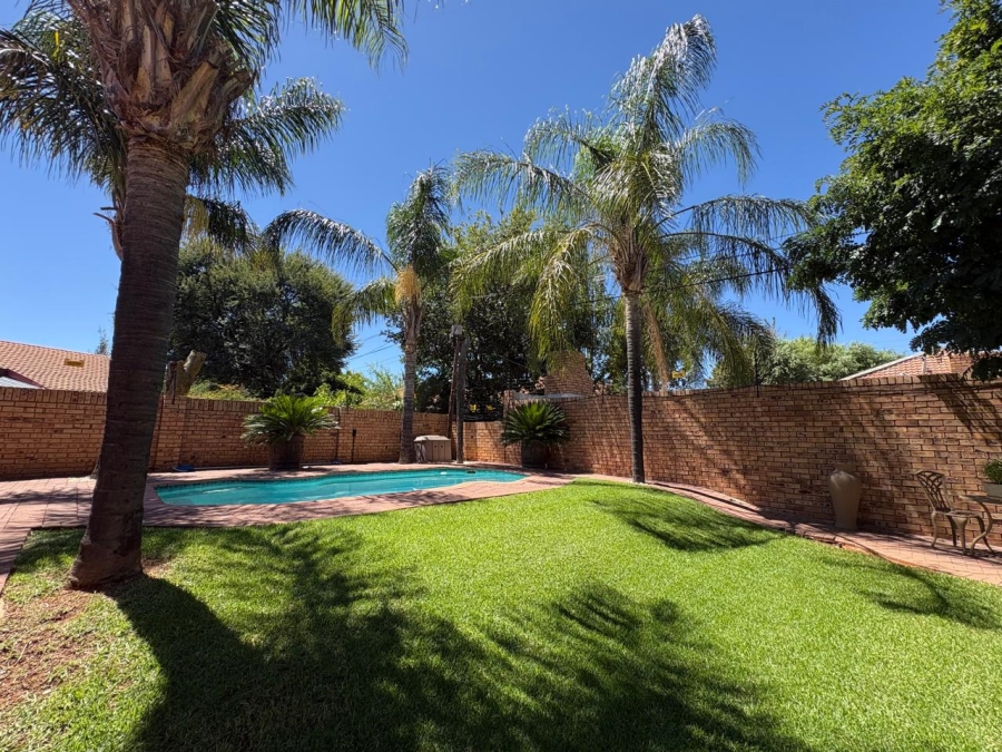4 Bedroom Property for Sale in Hillcrest Northern Cape
